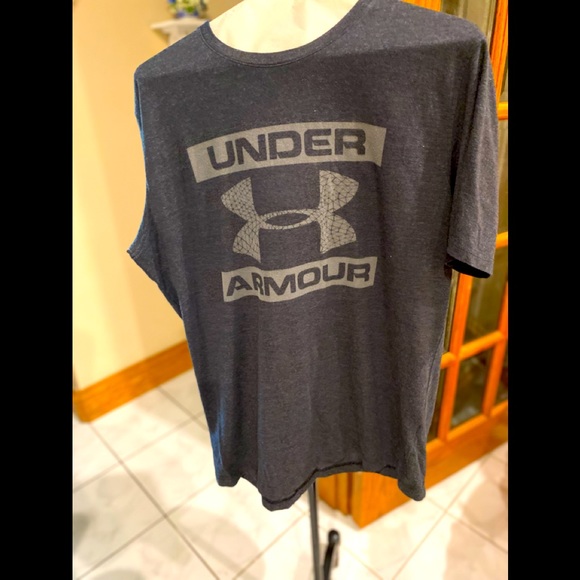 Men’s Under Armour shirt size M - Picture 1 of 5